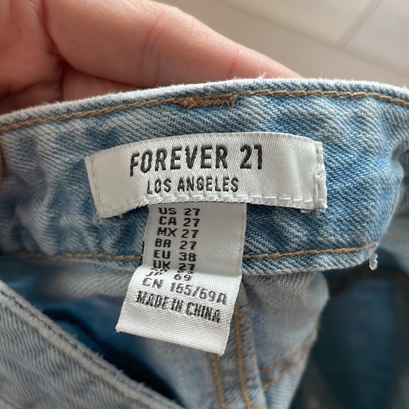 Forever 21 , Bermuda distressed Jean shorts.  Light Blue - Picture 3 of 3